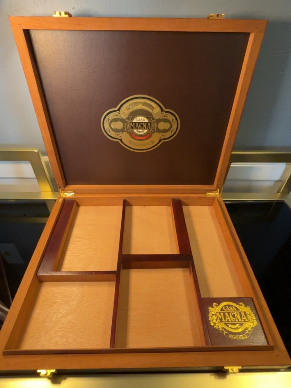 CASA MAGNA #61 of 275 Wooden Cigar Humidor Organizer - Brown